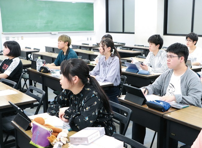 合格までの学習期間最短1.5年
2ヶ月1級クラス