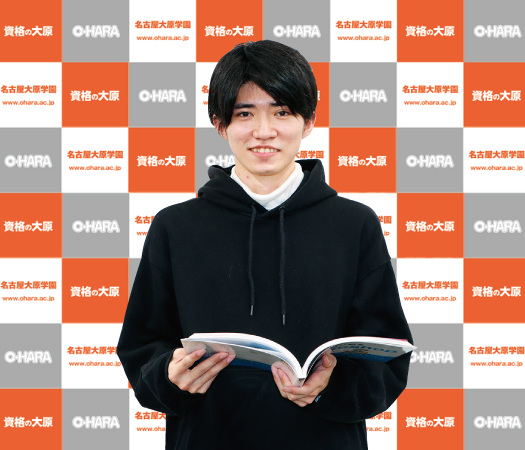 高岡 理央さん