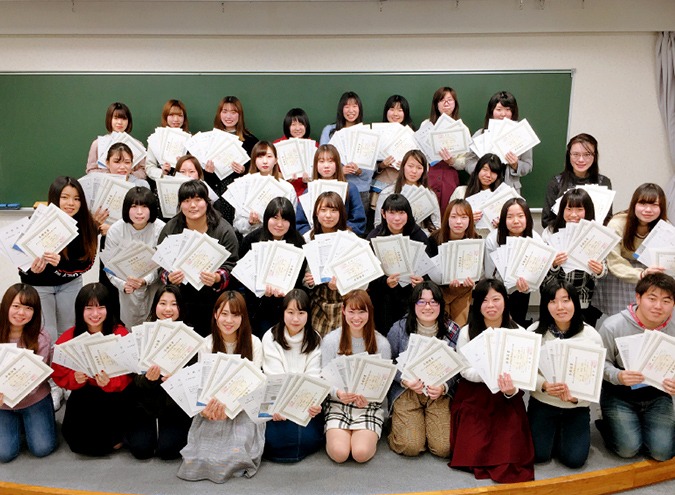 幅広い資格が取得できる!