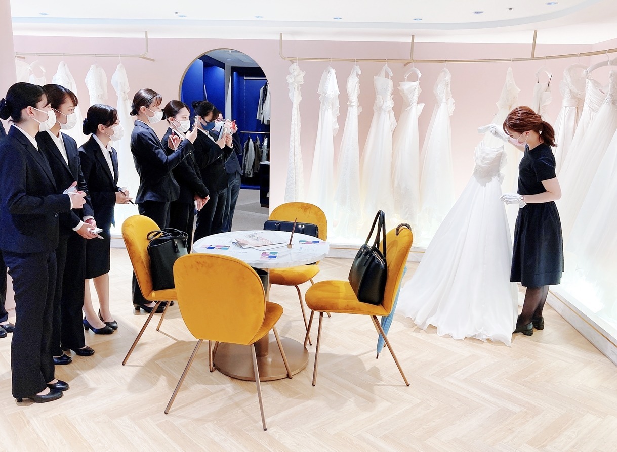 ブライダル業界には欠かせない、多彩な資格の取得
