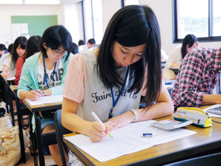 数多くのビジネス系資格に挑戦! 就職の幅が広がります。