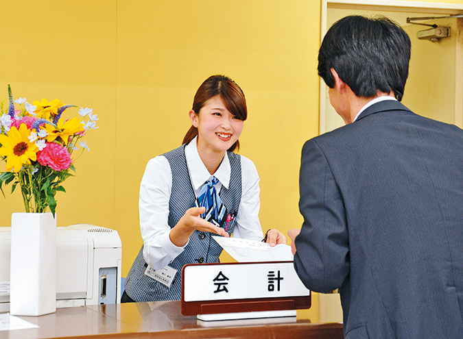 コミュニケーション能力とホスピタリティ精神を身につけます