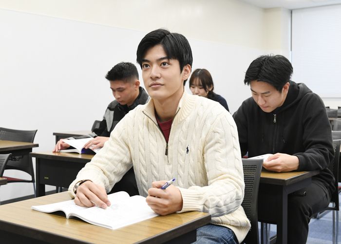 学科別ページ3つの特徴 公務員上級